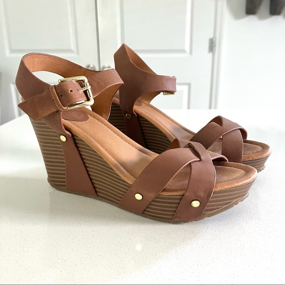 Kenneth Cole Reaction Strappy Heels